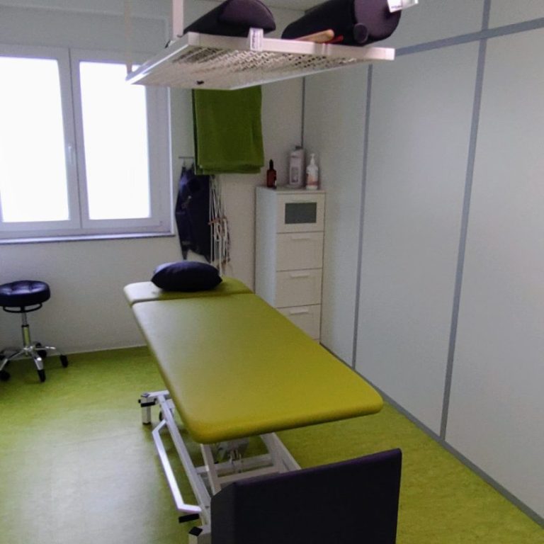 Das Bild zeigt den Eingangsbereich mit Rezeption der Physiotherapie Praxis Physiocare-Pflaumer in Schorndorf Rezeption der Physiotherapie Praxis Physiocare-Pflaumer in Schorndorf
